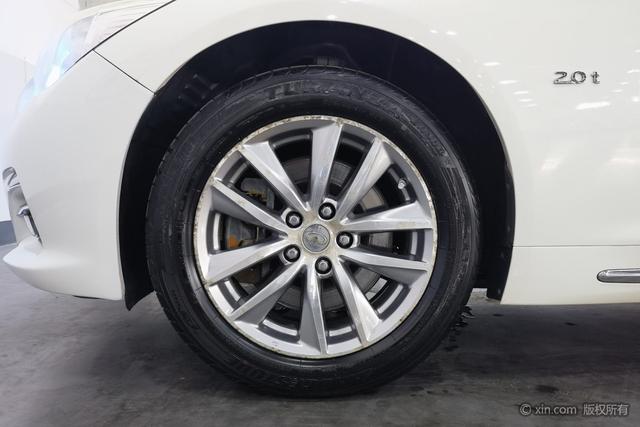 Infiniti Q50L 2015 2.0 T — фото 9