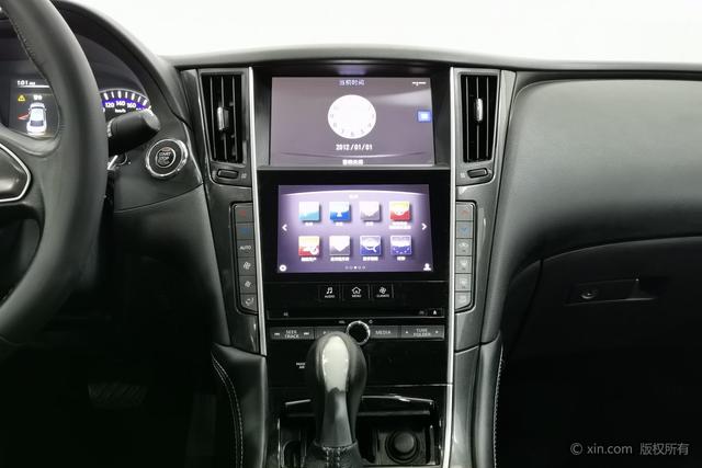 Infiniti Q50L 2015 2.0 T — фото 13