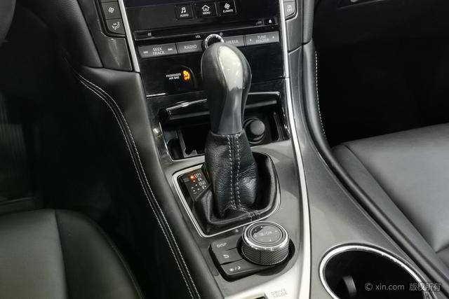 Infiniti Q50L 2015 2.0 T — фото 15
