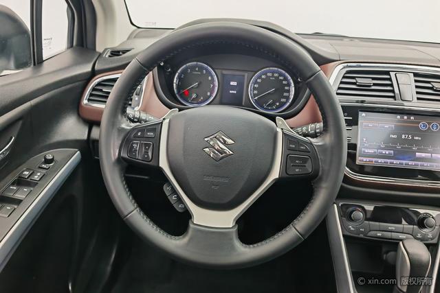 Suzuki Vitara 2017 1.6 L CVT 2 WD — фото 14