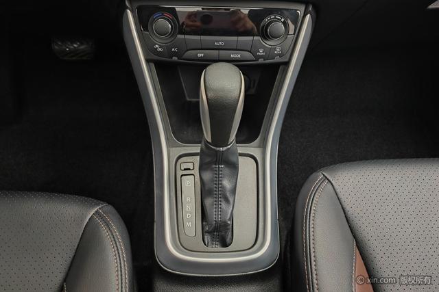 Suzuki Vitara 2017 1.6 L CVT 2 WD — фото 15