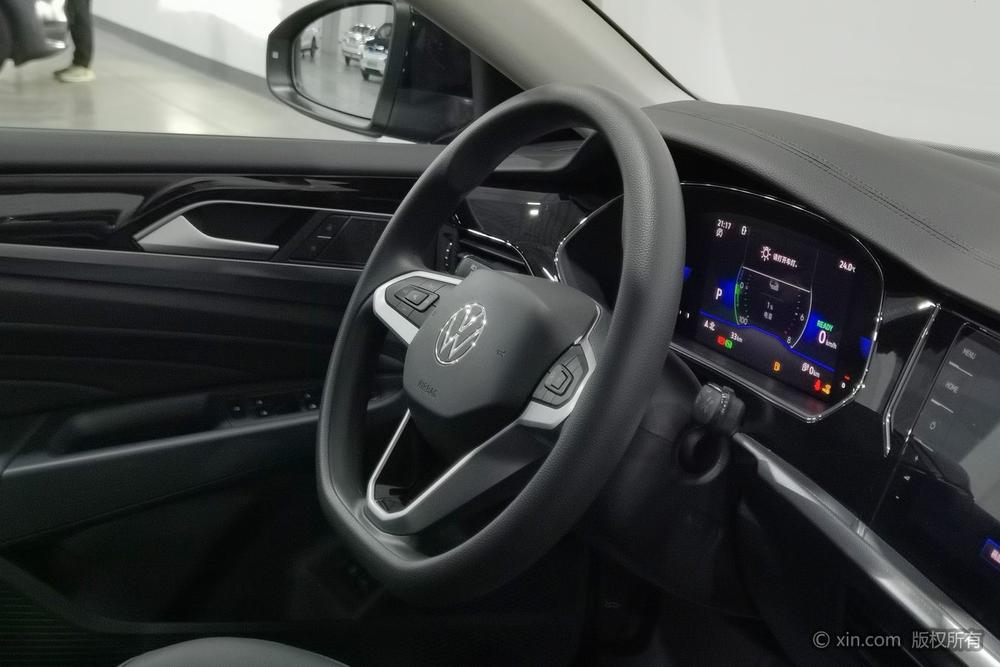 Volkswagen Passat PHEV, фото 16