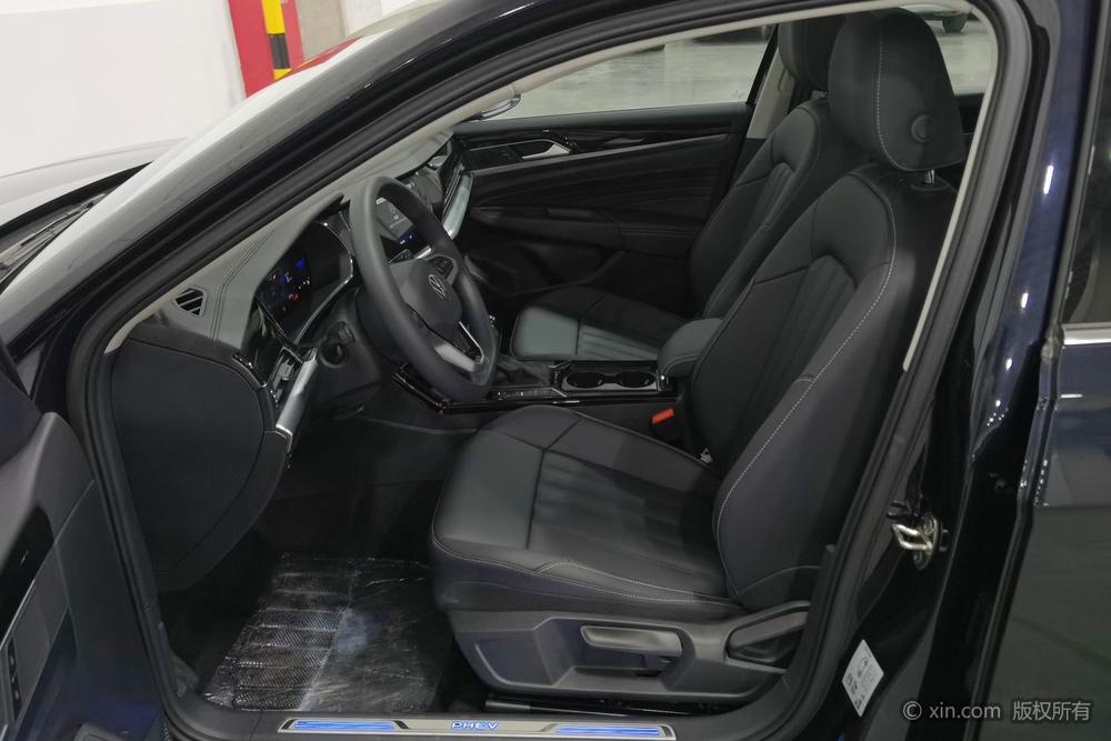 Volkswagen Passat PHEV, фото 17