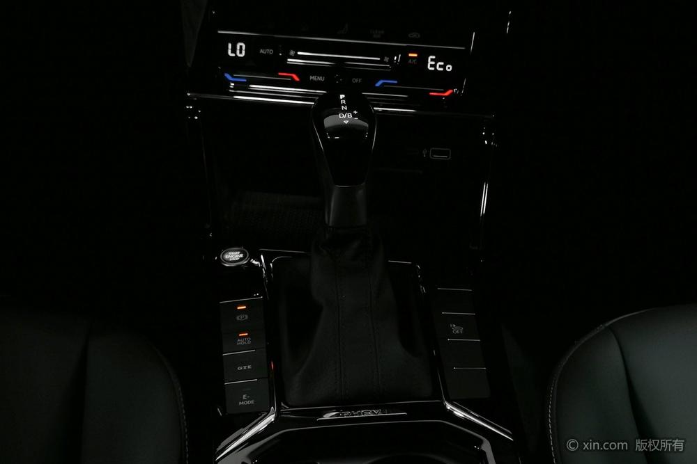 Volkswagen Passat PHEV, фото 14