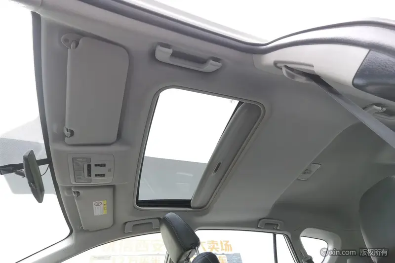Toyota RAV4 — фото 15