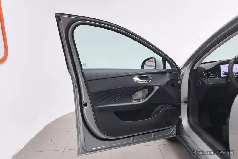 Roewe D7 DMH — фото 16