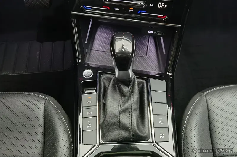 Volkswagen Passat — фото 10
