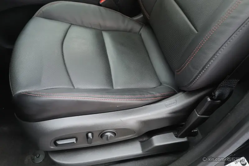 Chevrolet Equinox Redline 550 T AT 4 WDRS VI — фото 12
