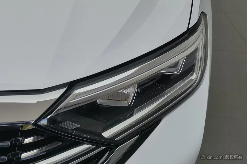 Volkswagen Sagitar 300 TSI DSG — фото 5