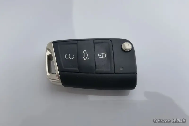 Volkswagen Sagitar 300 TSI DSG — фото 7