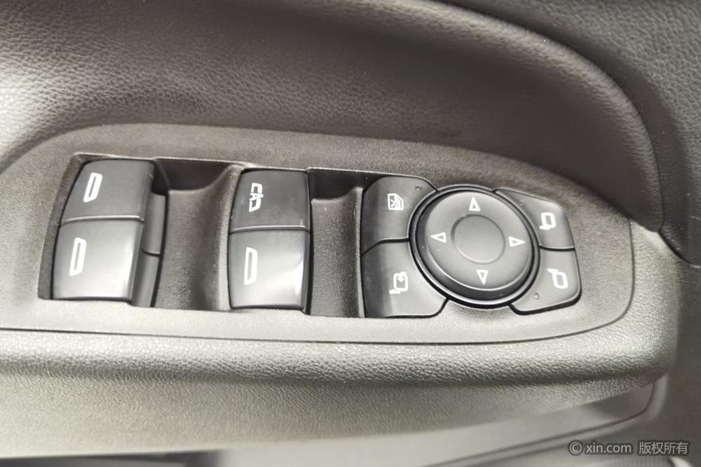 Chevrolet Equinox, фото 23