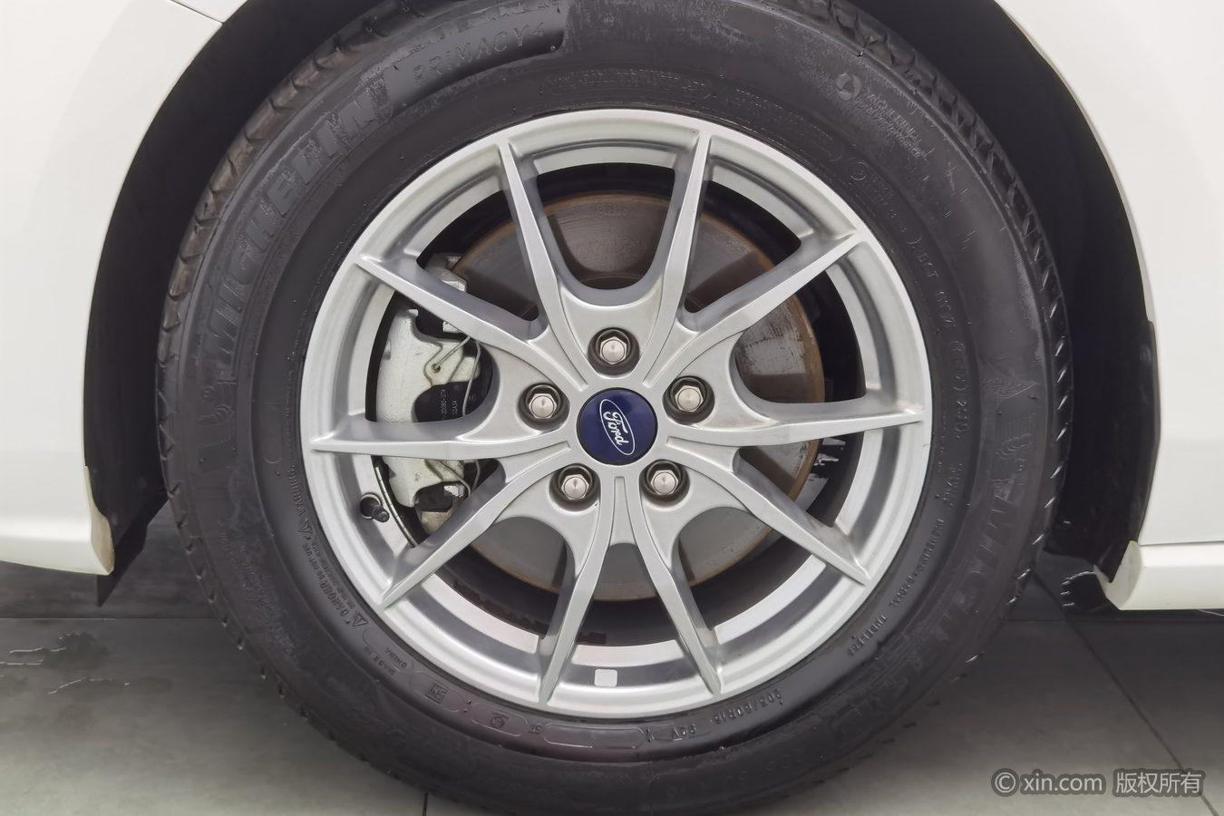 Ford Focus 2021 EcoBoost 180 AT