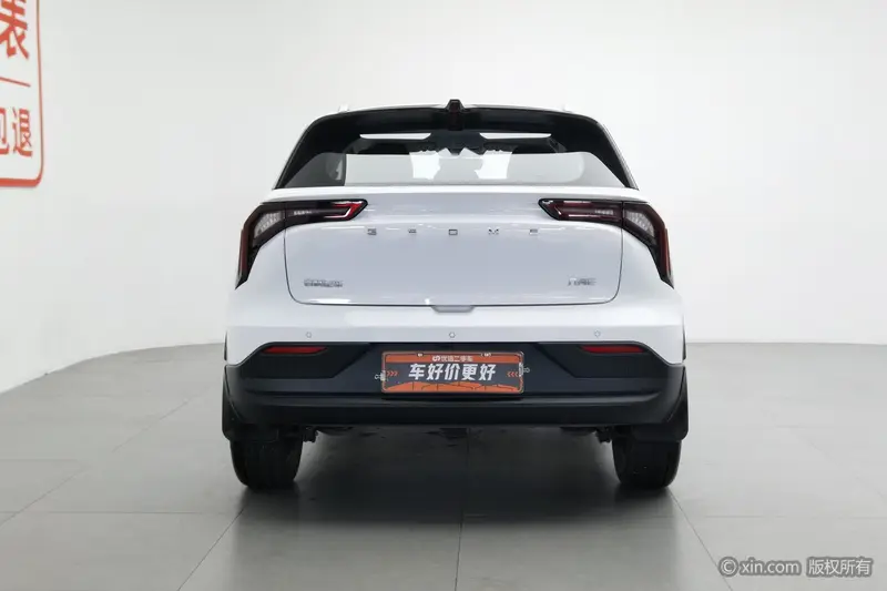 Geely Geometry E — фото 3