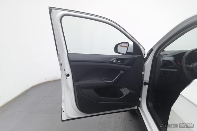 Volkswagen T-Cross 2020 - фото 11