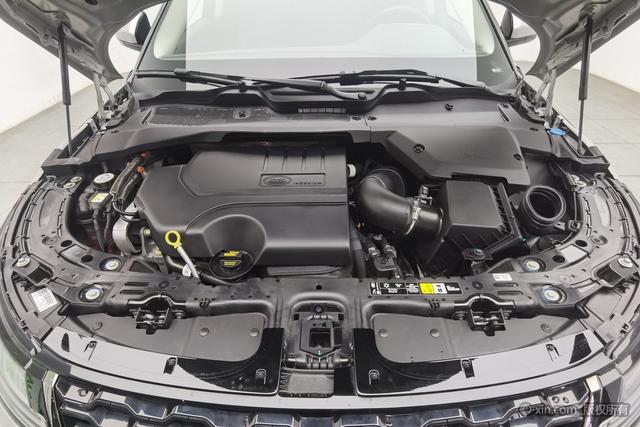 Land Rover Range Rover Evoque 2023 L 249 PS R-Dynamic HSE — фото 5