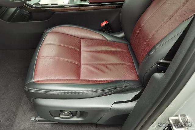 Land Rover Range Rover Evoque 2023 L 249 PS R-Dynamic HSE — фото 19