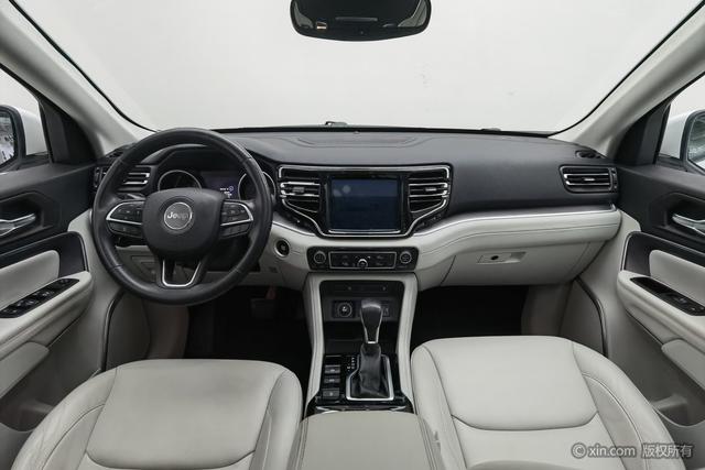 Jeep Grand Commander 2018 2.0 T 2 WD V — фото 13