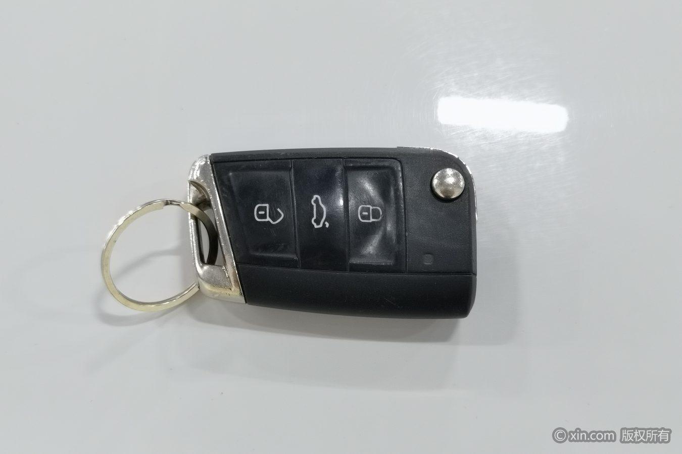 Volkswagen Tacqua 2021 1.5L AT Smart Connect