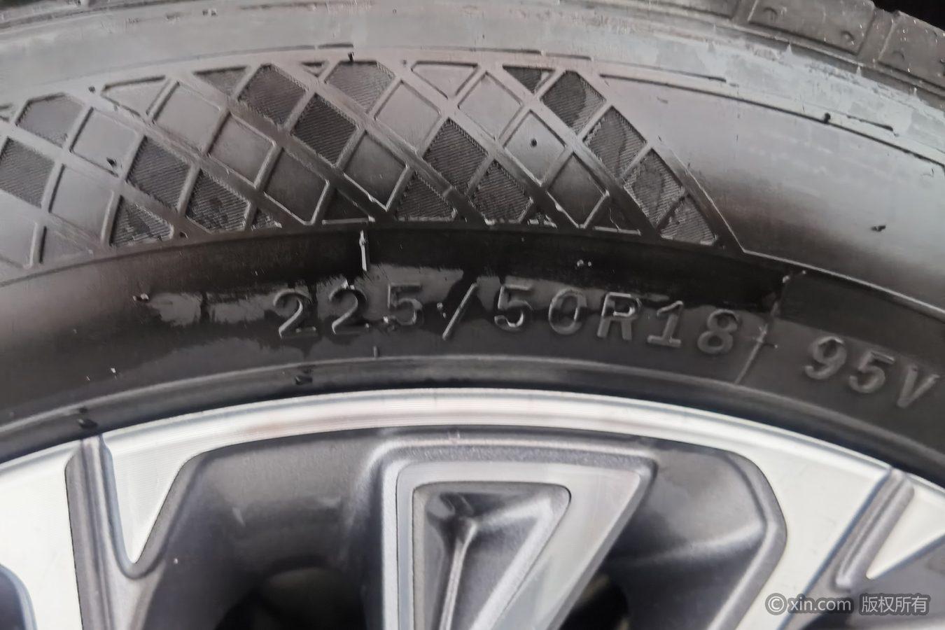 Hongqi H5 2023 2.0T AT