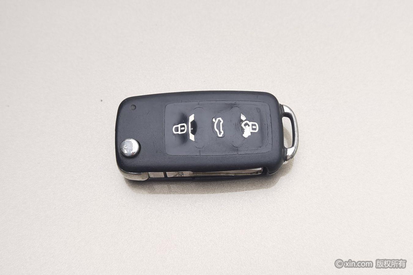 Volkswagen Sagitar 2015 1.6L MT Comfort