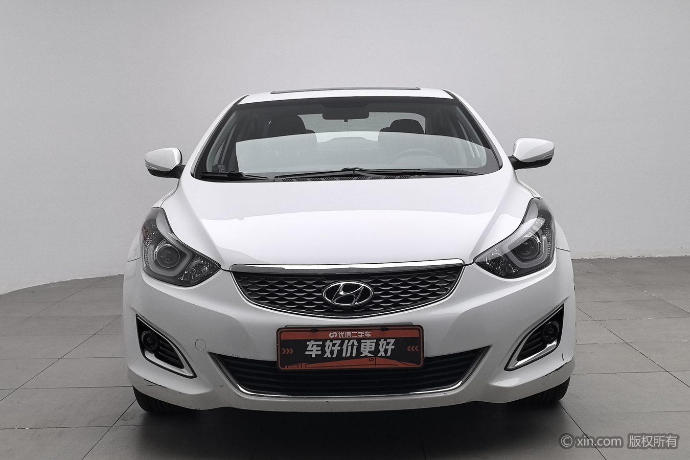 Hyundai Elantra 2016 1.6L AT Luxury