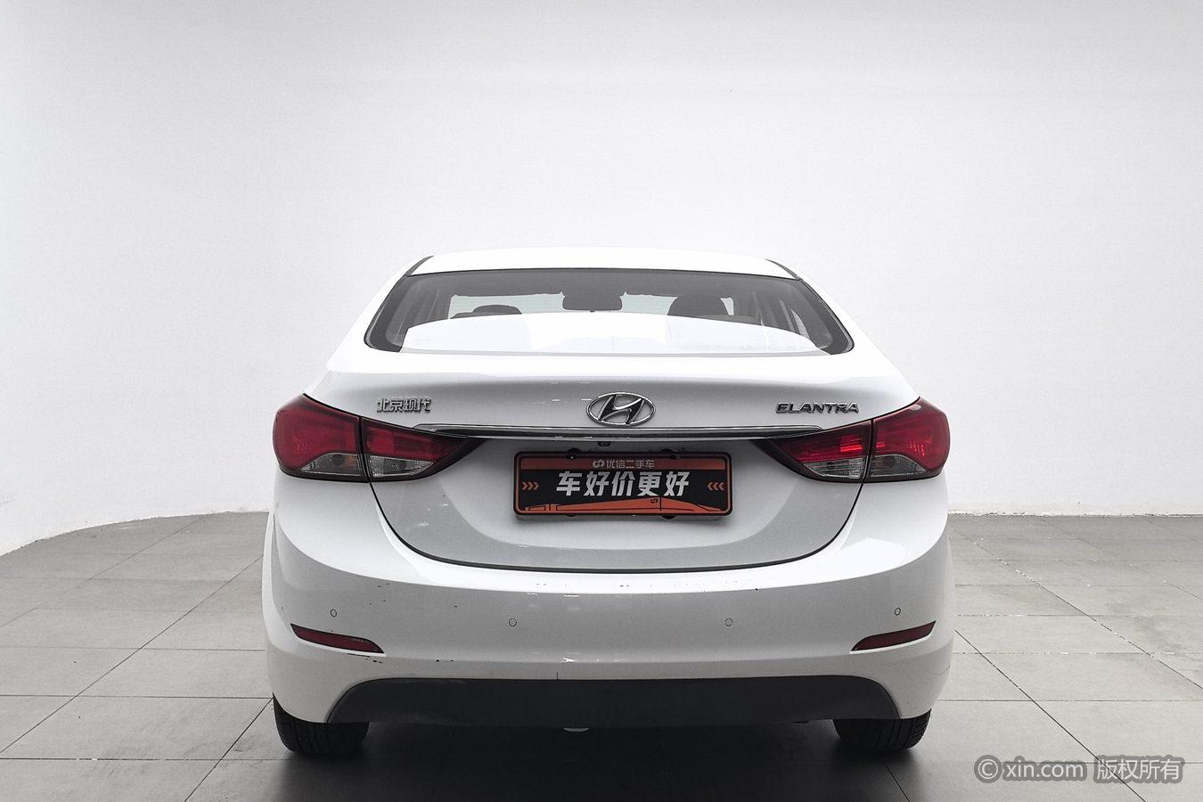 Hyundai Elantra 2016 1.6L AT Luxury
