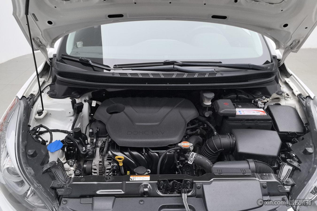 Hyundai Elantra 2016 1.6L AT Luxury