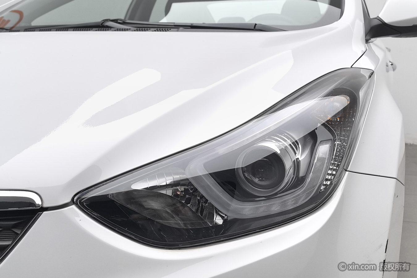 Hyundai Elantra 2016 1.6L AT Luxury