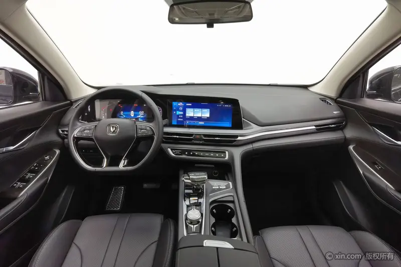 Changan CS 75 PLUS 1.5 T AT Premium — фото 8