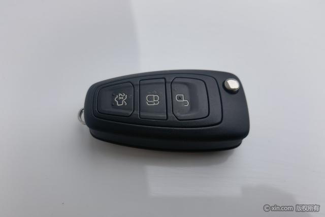 Ford Focus 2017 1.6 L MTComfort — фото 6