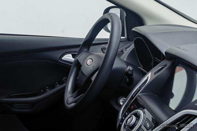 Ford Focus 2017 1.6 L MTComfort — фото 9