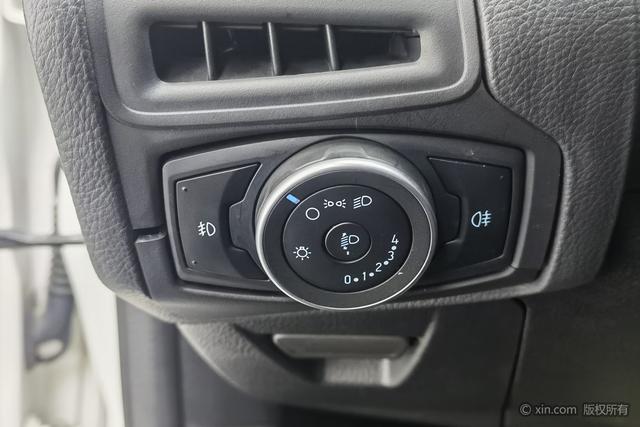 Ford Focus 2017 1.6 L MTComfort — фото 16