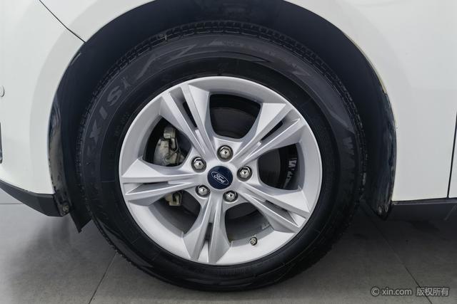 Ford Focus 2017 1.6 L MTComfort — фото 8
