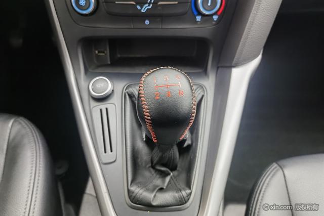 Ford Focus 2017 1.6 L MTComfort — фото 15