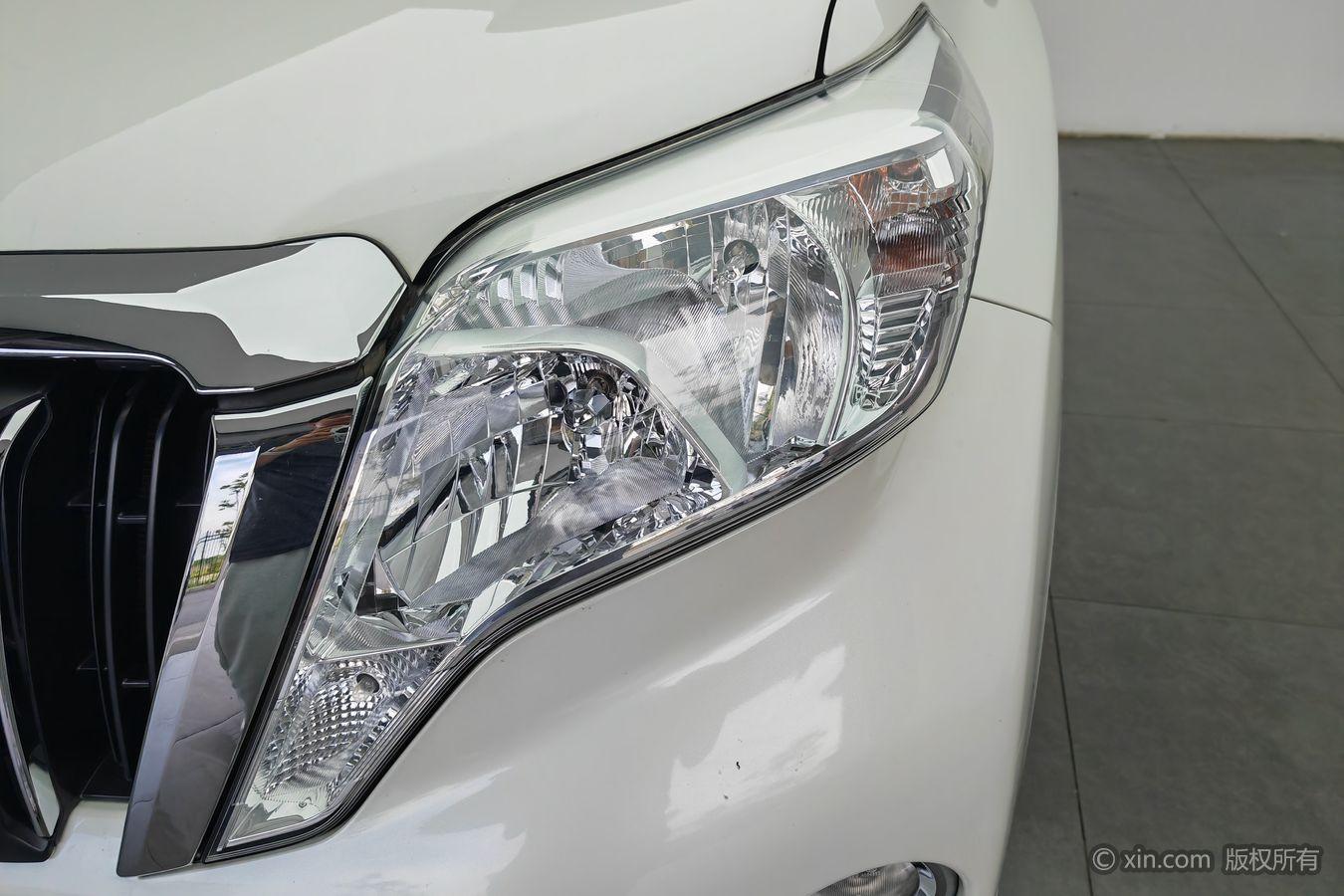 Toyota Land Cruiser Prado 2016 2.7L AT Standard