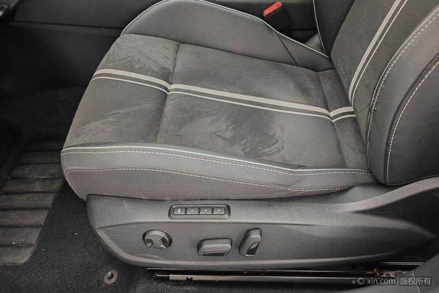 Volkswagen Golf 2022 Белый из Китая, фото 5