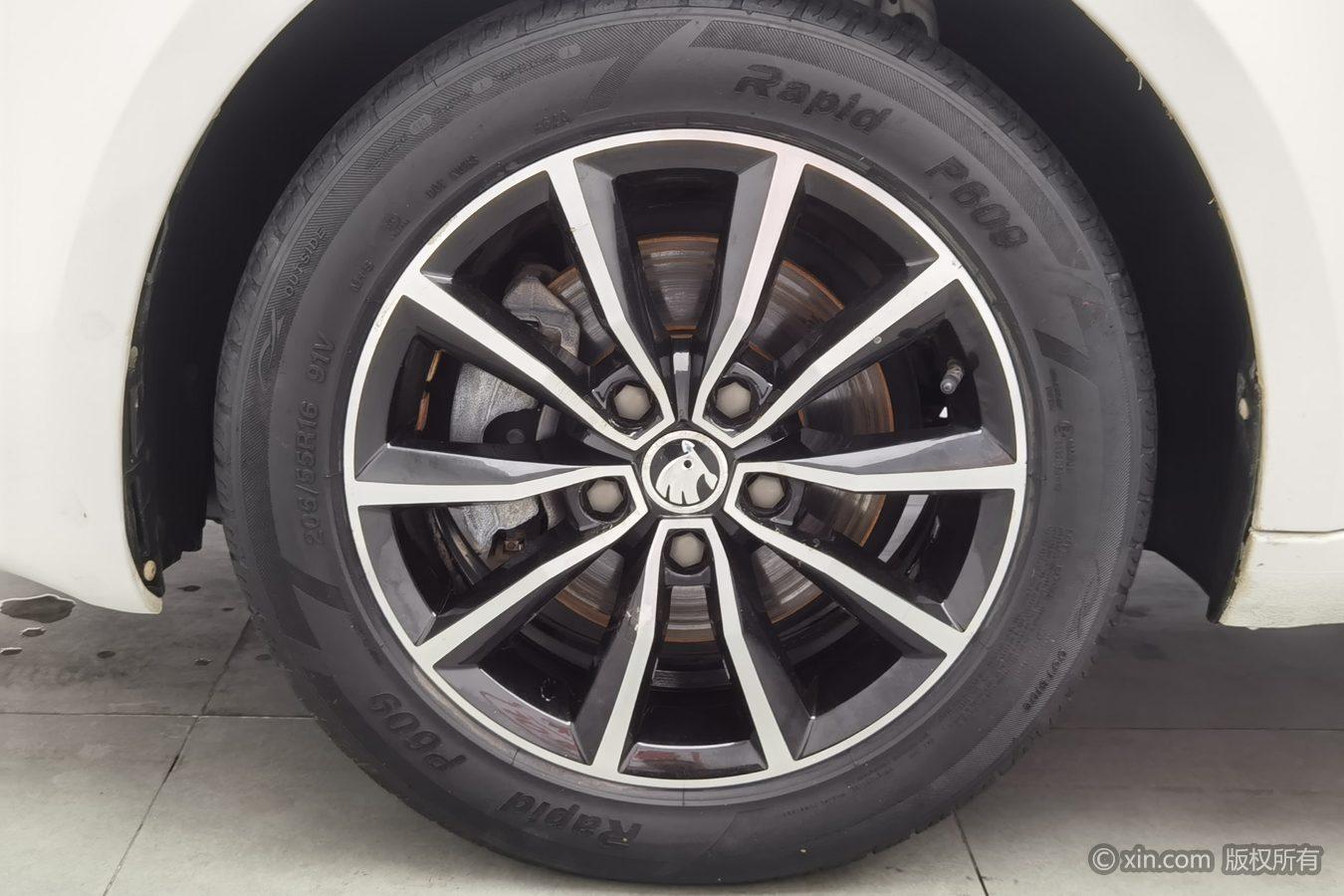 Skoda Octavia 2017 1.6L MT