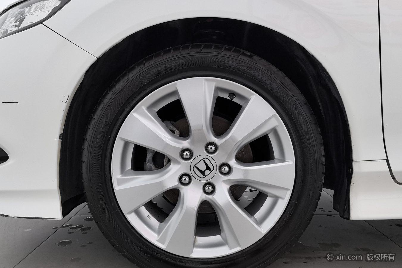 Honda Jade 2014 1.8L CVT Luxury 5 мест