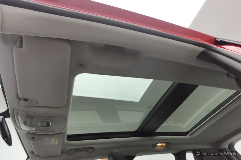 Jeep Renegade — фото 15