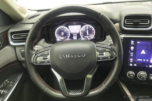 Lynk & Co 02 2019 2.0 T AT 2 WD Pro VI — фото 13