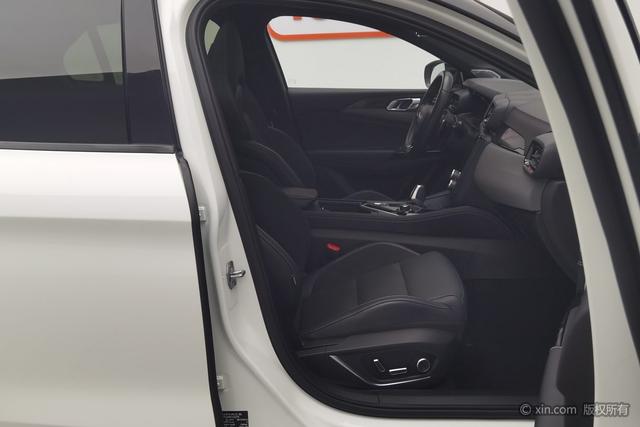 Lynk & Co 02 Hatchback 2022 2.0 TD Hatchback Pro — фото 13