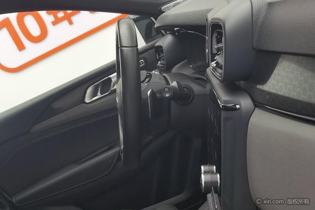 Lynk & Co 02 Hatchback 2022 2.0 TD Hatchback Pro — фото 12