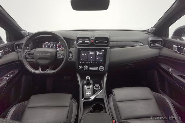 Lynk & Co 02 Hatchback 2022 2.0 TD Hatchback Pro — фото 14