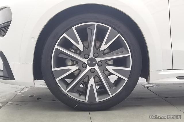 Lynk & Co 02 Hatchback 2022 2.0 TD Hatchback Pro — фото 8