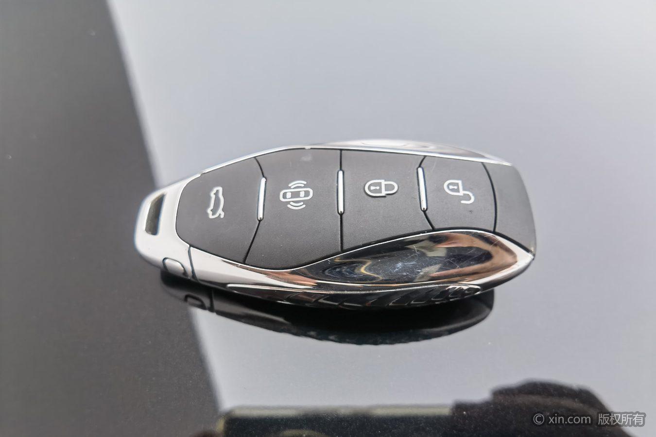 Hongqi H9 2023 2.0T