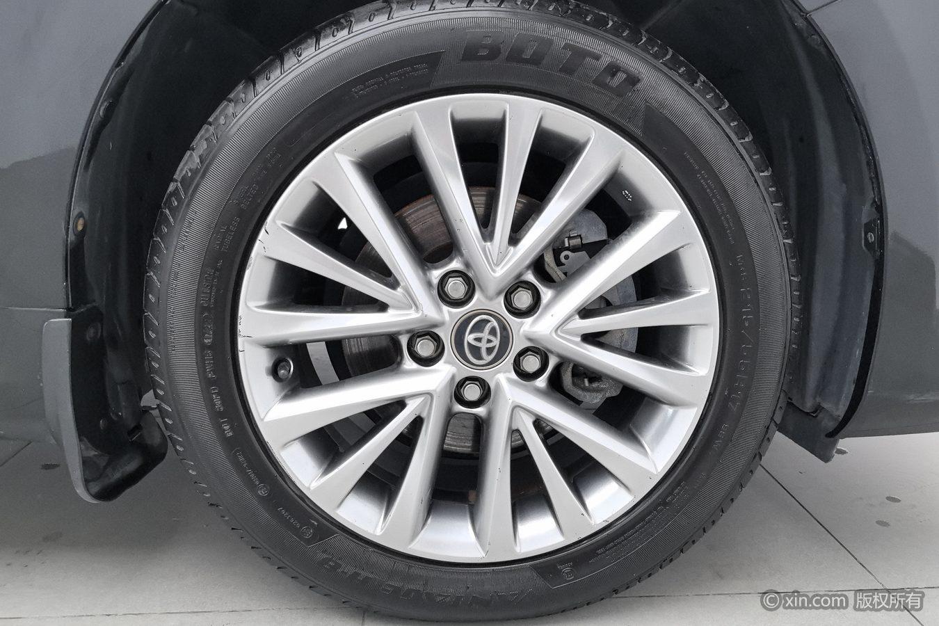 Toyota Camry 2016 2.5G Luxury