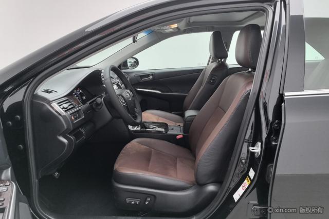 Toyota Camry 2016 2.5 G — фото 17