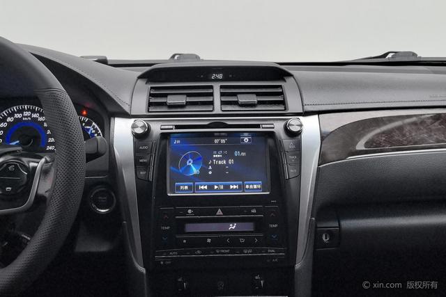 Toyota Camry 2016 2.5 G — фото 11