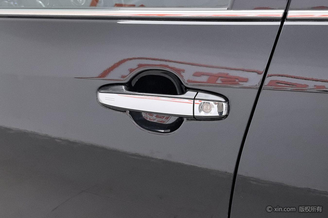 Toyota Camry 2016 2.5G Luxury