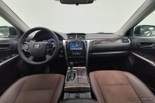 Toyota Camry 2016 2.5 G — фото 13